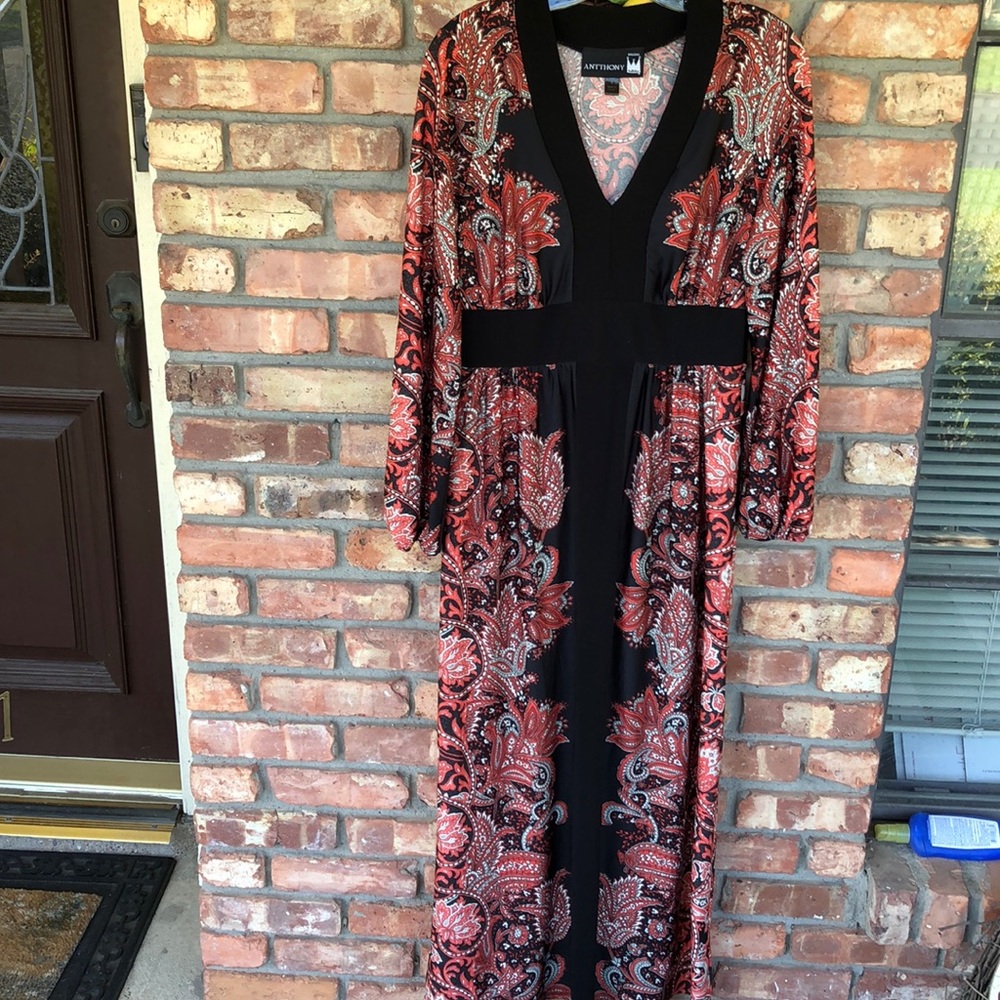 Antthony long sleeve Lian banded neckline maxi dre